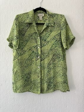 Jordan Womens Sm Lime Green Printed Abstract Print Short Sleeve Button Up Blouse